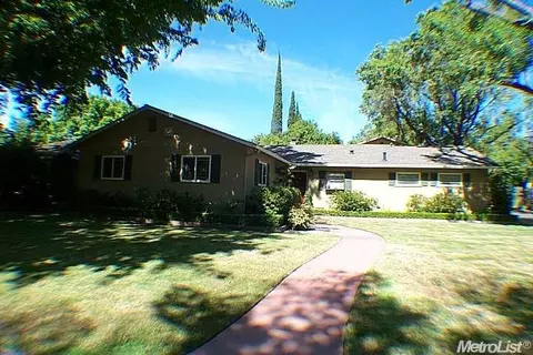 1027 Wellesley Ave, Modesto, CA 95350 photo 1