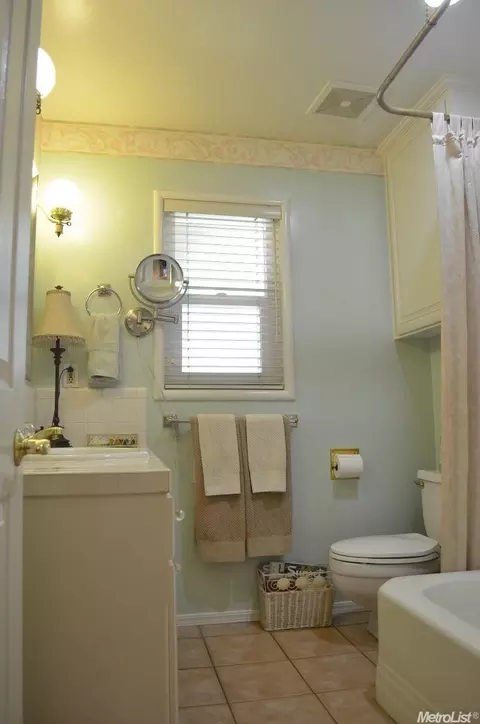 1027 Wellesley Ave, Modesto, CA 95350 photo 4
