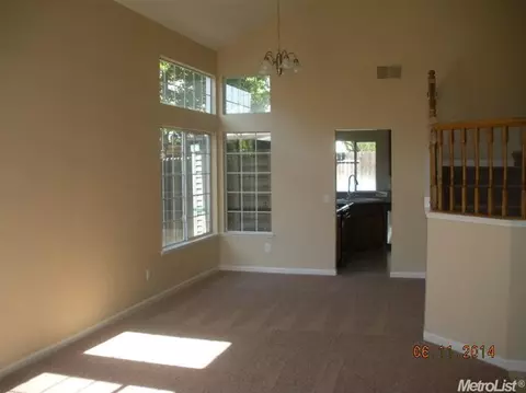 8434 Leaning Tree Ct, Antelope, CA 95843 photo 2