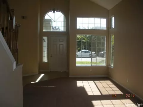 8434 Leaning Tree Ct, Antelope, CA 95843 photo 4