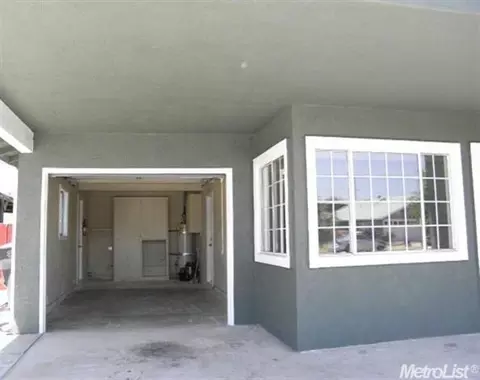 347 E 21st St, Tracy, CA 95376 photo 3