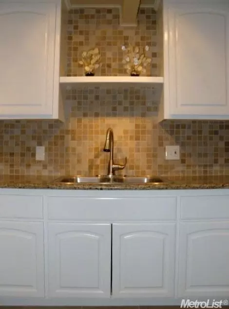 347 E 21st St, Tracy, CA 95376 photo 8