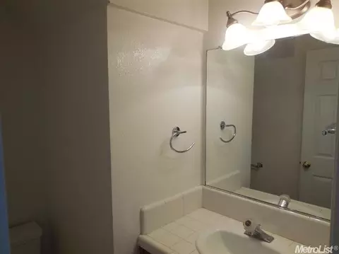 1733 Charlottesville Ln, Ceres, CA 95307 photo 9