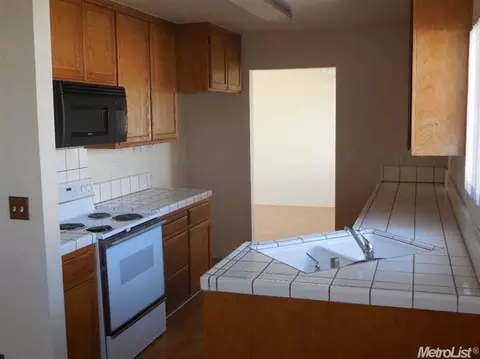 1733 Charlottesville Ln, Ceres, CA 95307 photo 5