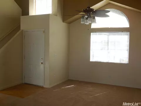 1733 Charlottesville Ln, Ceres, CA 95307 photo 4