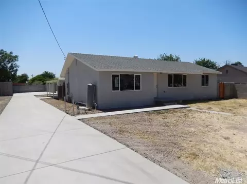 724 7th St, Turlock, CA 95380 photo 2