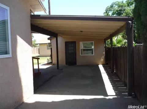 5512 8th St, Keyes, CA 95328 photo 2