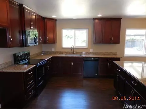 912 Chateau Dr, Modesto, CA 95355 photo 8