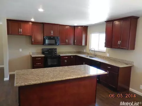 912 Chateau Dr, Modesto, CA 95355 photo 10