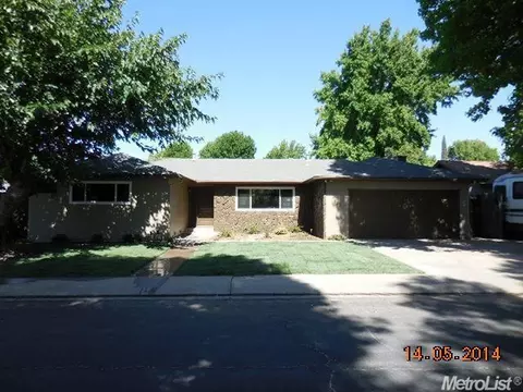 912 Chateau Dr, Modesto, CA 95355 photo 1