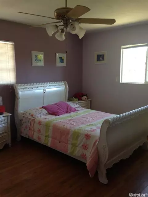 445 Sutter St, Manteca, CA 95336 photo 2