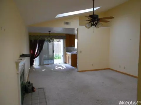 1617 Cashmere Dr, Modesto, CA 95355 photo 2