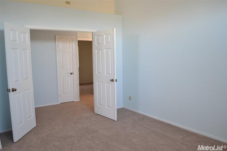 410 Gonzalez St, Tracy, CA 95376 photo 3