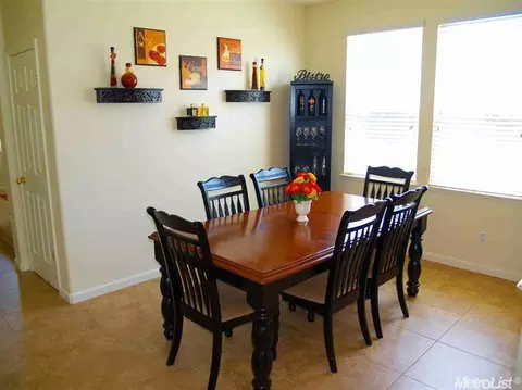 762 Courtyards Loop, Lincoln, CA 95648 photo 2