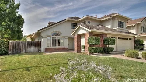 1256 Eagle St, Tracy, CA 95376 photo 2