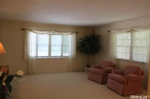 925 Chestnut Ln, Davis, CA 95616 photo 2