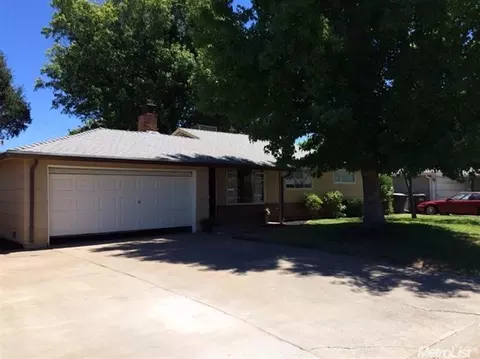 3824 Holloway Ln, Carmichael, CA 95608 photo 2