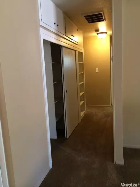 3824 Holloway Ln, Carmichael, CA 95608 photo 9