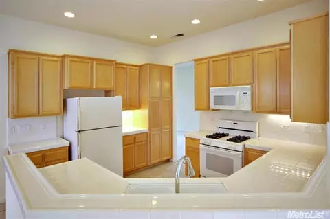 1818 Rushmore Ln, Davis, CA 95616 photo 2