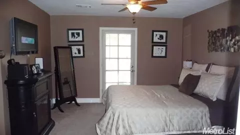 2040 Trent Dr, Modesto, CA 95350 photo 23