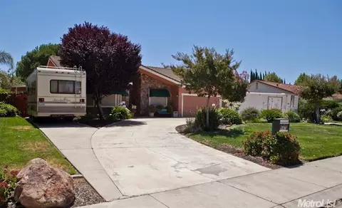 960 Independence Dr, Tracy, CA 95376 photo 2