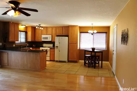912 Valley Wind Way, Modesto, CA 95351 photo 6