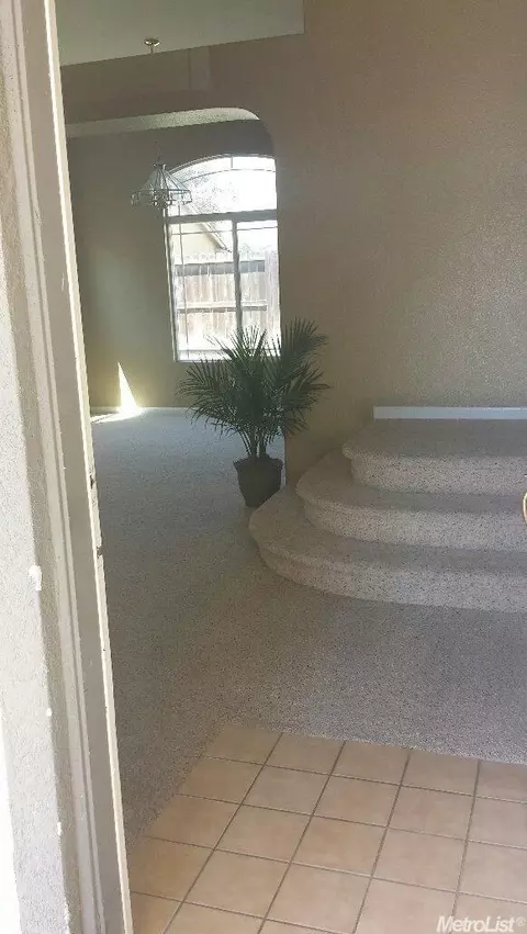 3905 Belleza Dr, Ceres, CA 95307 photo 2
