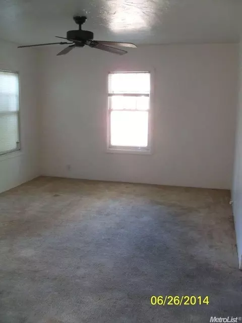 1316 Pelton Ave, Modesto, CA 95351 photo 2