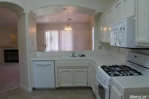 1027 Blue Jay, Merced, CA 95340 photo 8