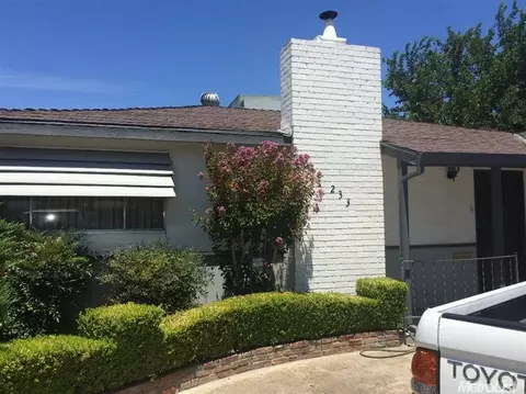 233 E 20th St, Tracy, CA 95376 photo 2