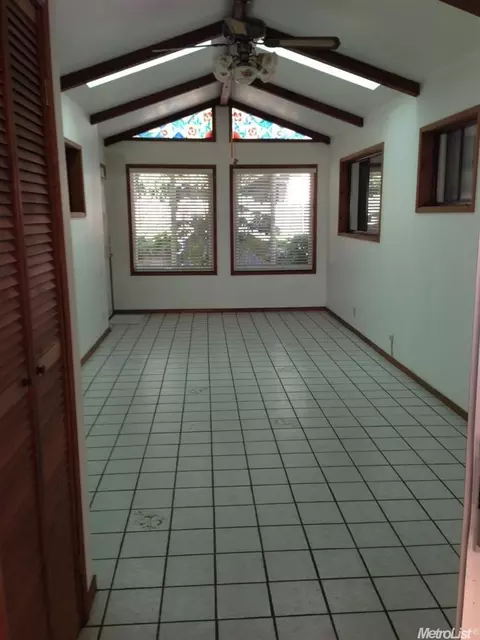 233 E 20th St, Tracy, CA 95376 photo 3