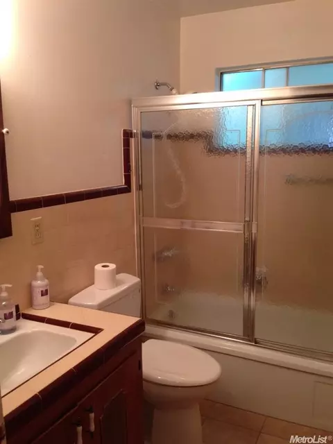 233 E 20th St, Tracy, CA 95376 photo 8