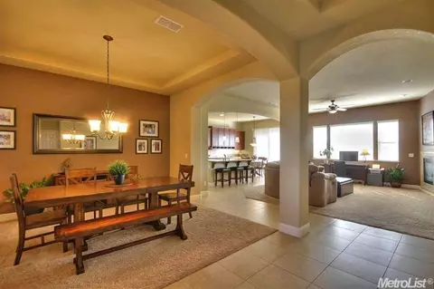 659 Lefevre Dr, Folsom, CA 95630 photo 4