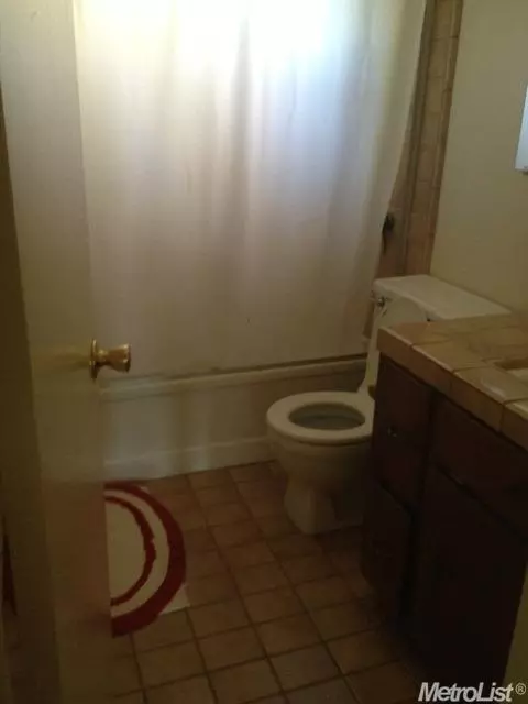 375 N Terry St, Planada, CA 95365 photo 8