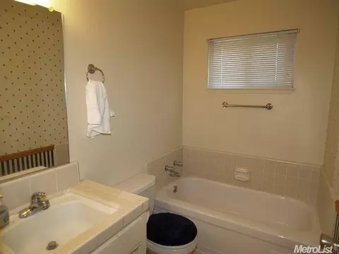 1828 Glaston Ave, Modesto, CA 95350 photo 11