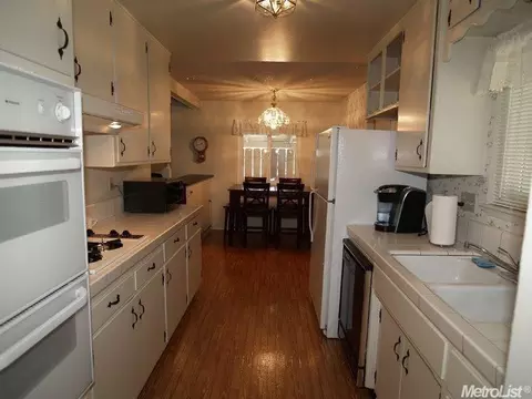 1828 Glaston Ave, Modesto, CA 95350 photo 8