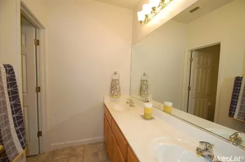 1305 Harbour Town Ln, Modesto, CA 95357 photo 19