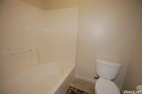 1305 Harbour Town Ln, Modesto, CA 95357 photo 20