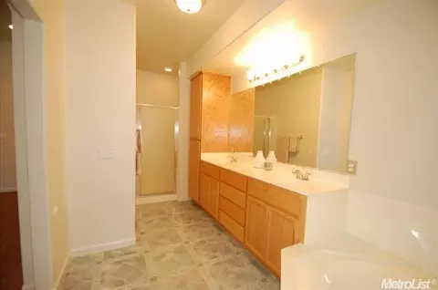 1305 Harbour Town Ln, Modesto, CA 95357 photo 23
