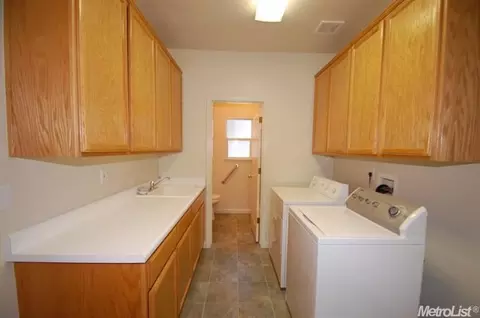 1305 Harbour Town Ln, Modesto, CA 95357 photo 14