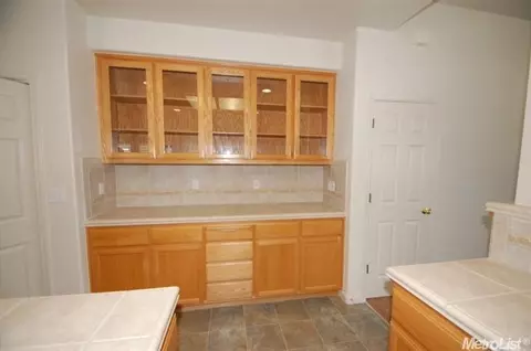 1305 Harbour Town Ln, Modesto, CA 95357 photo 9