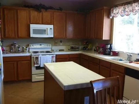 3405 Glencrest Ct, Modesto, CA 95355 photo 3