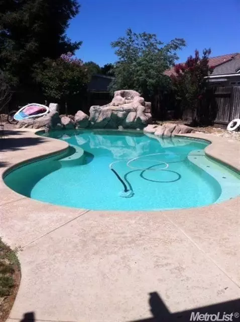 3405 Glencrest Ct, Modesto, CA 95355 photo 2