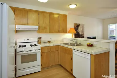 1707 Olympic Dr #13, Davis, CA 95616 photo 8
