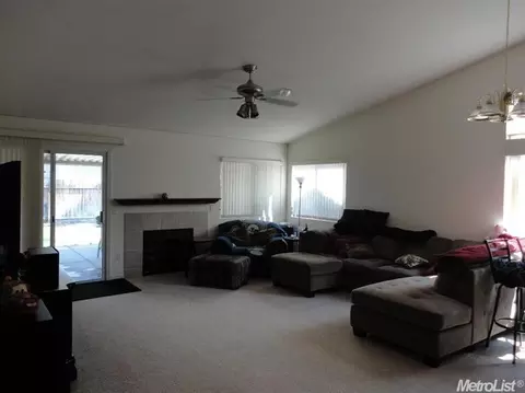 2525 Maestro Way, Modesto, CA 95355 photo 2