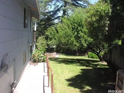 7327 Nob Hill Dr, Carmichael, CA 95608 photo 2
