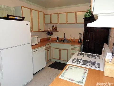 2320 Dora St, Modesto, CA 95354 photo 4