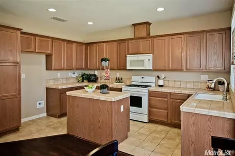 784 Bertwood Ln, Patterson, CA 95363 photo 9