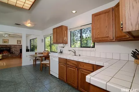 7000 Trabert Ct, Carmichael, CA 95608 photo 8