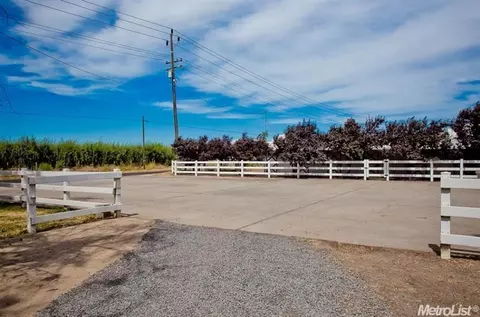 6118 Parker Rd, Modesto, CA 95357 photo 5